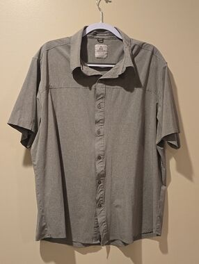 Ascend Men's Short-Sleeve Button-Down Shirt - Gray